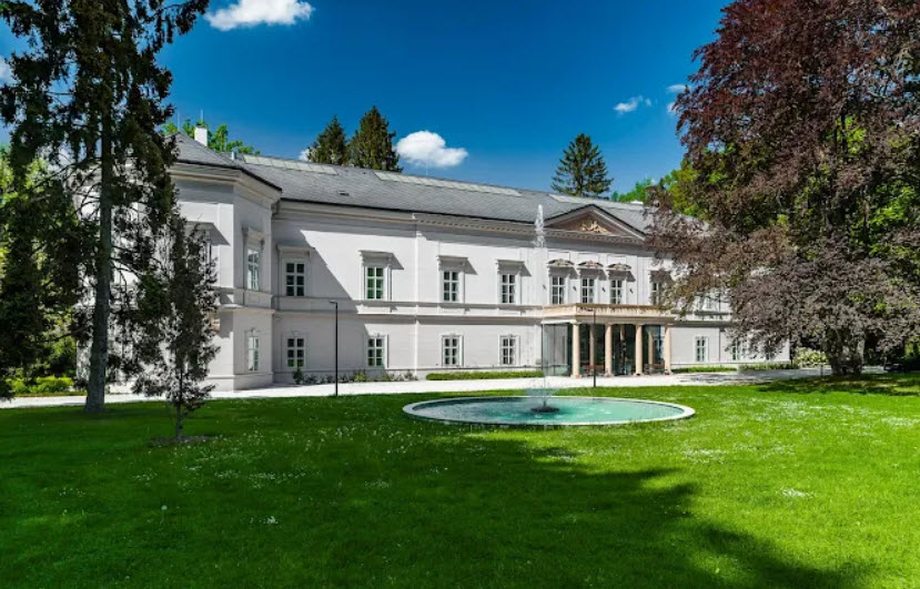 Zámek Ratměřice, Czech Republic (Czechia)